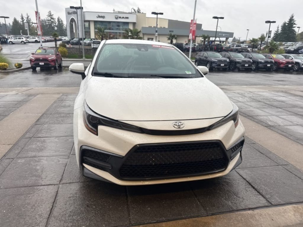 Used 2022 Toyota Corolla SE Sedan