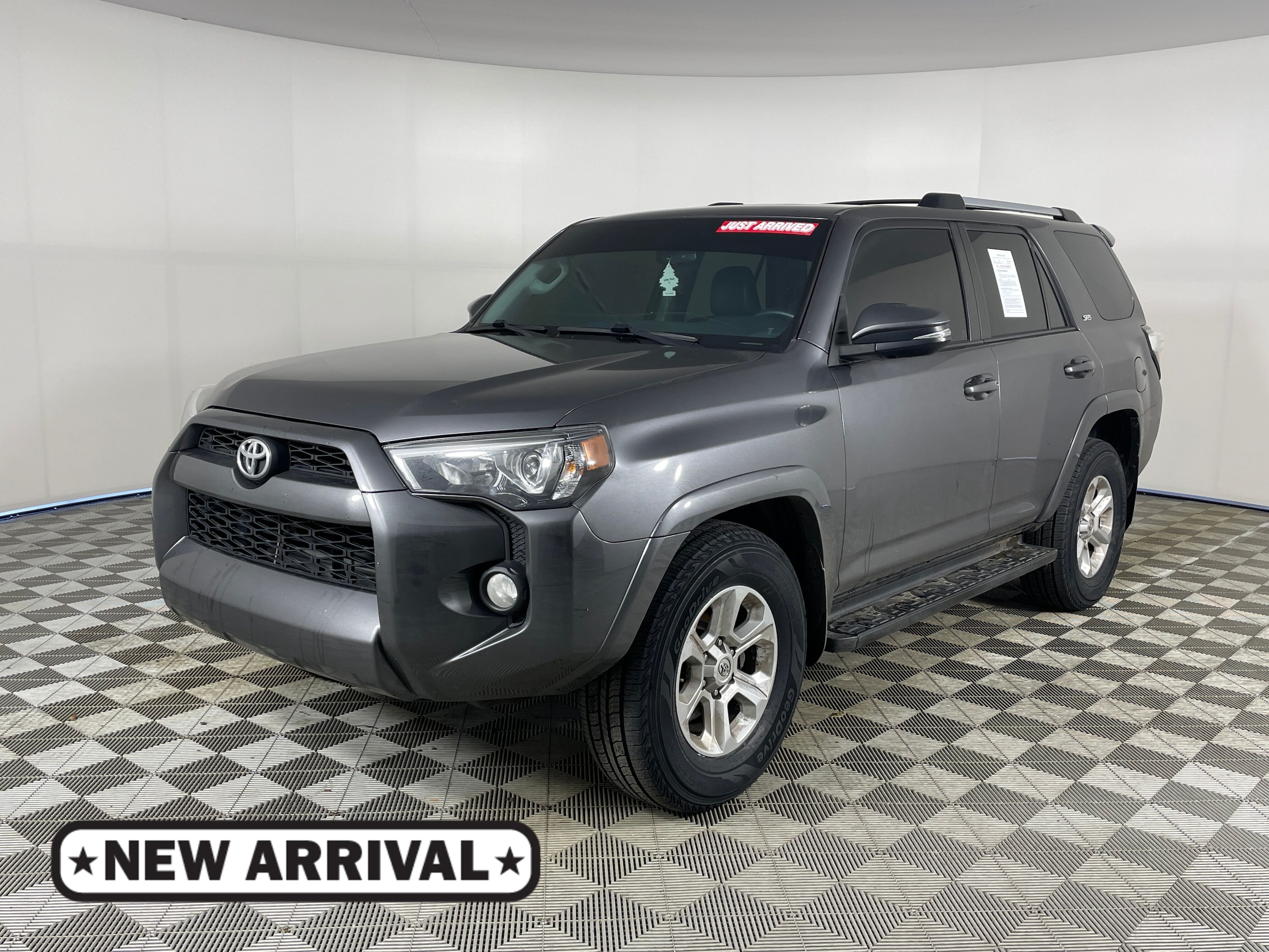 2019 Toyota 4Runner SR5 Premium's photo