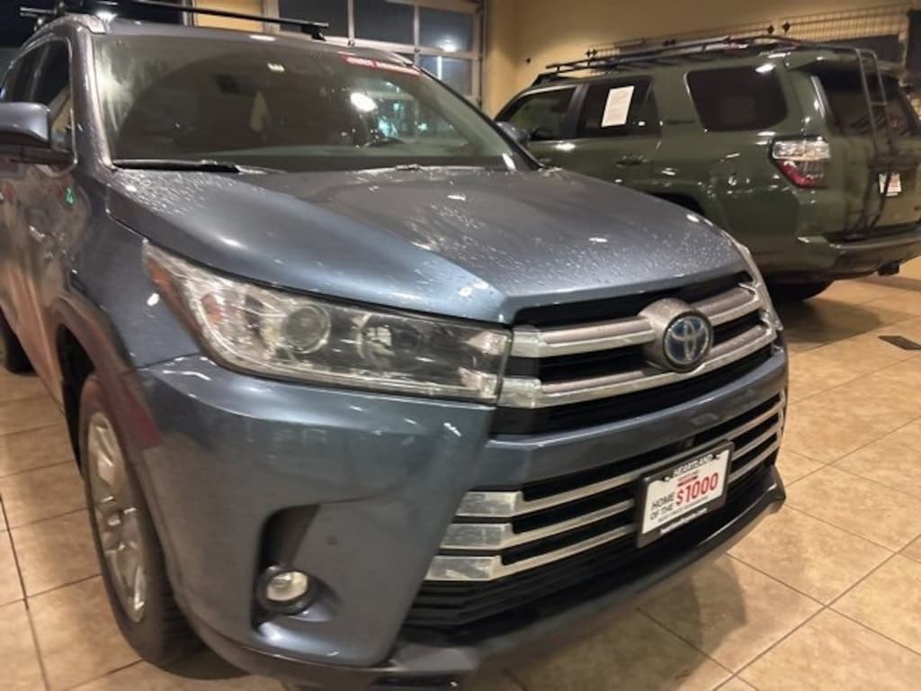 Used 2019 Toyota Highlander Hybrid Limited Platinum V6 SUV