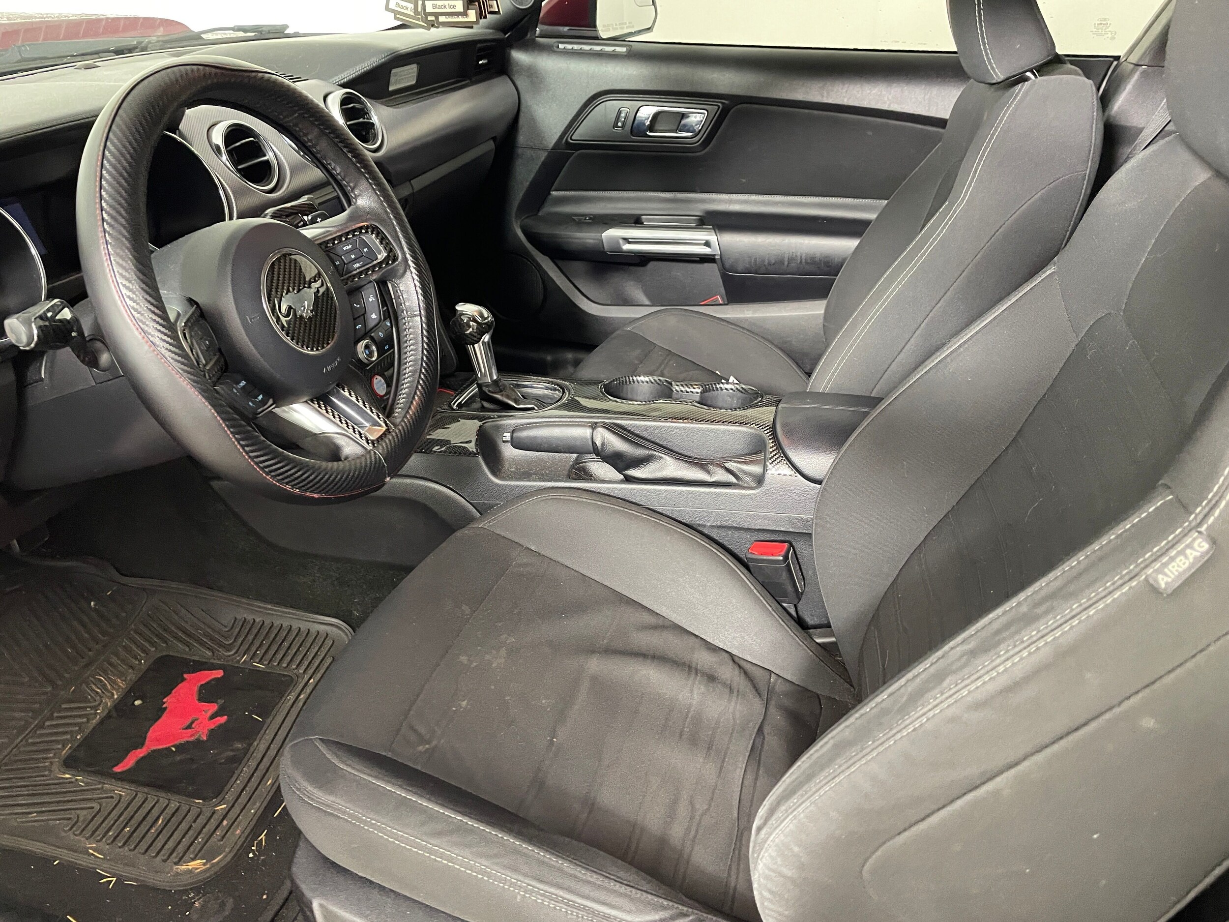 2017 Ford Mustang EcoBoost photo 2