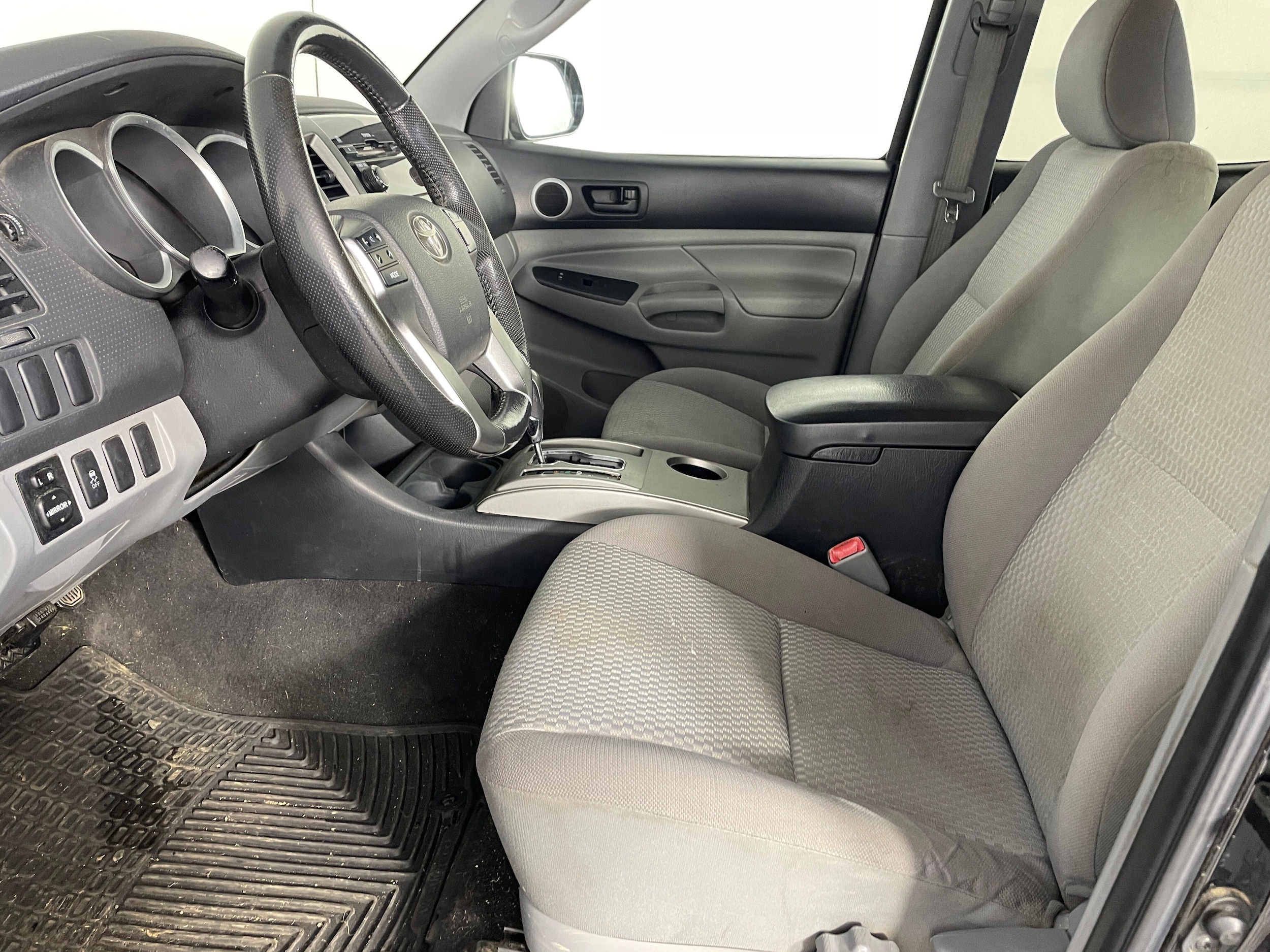 2012 Toyota Tacoma PreRunner Double Cab photo 2