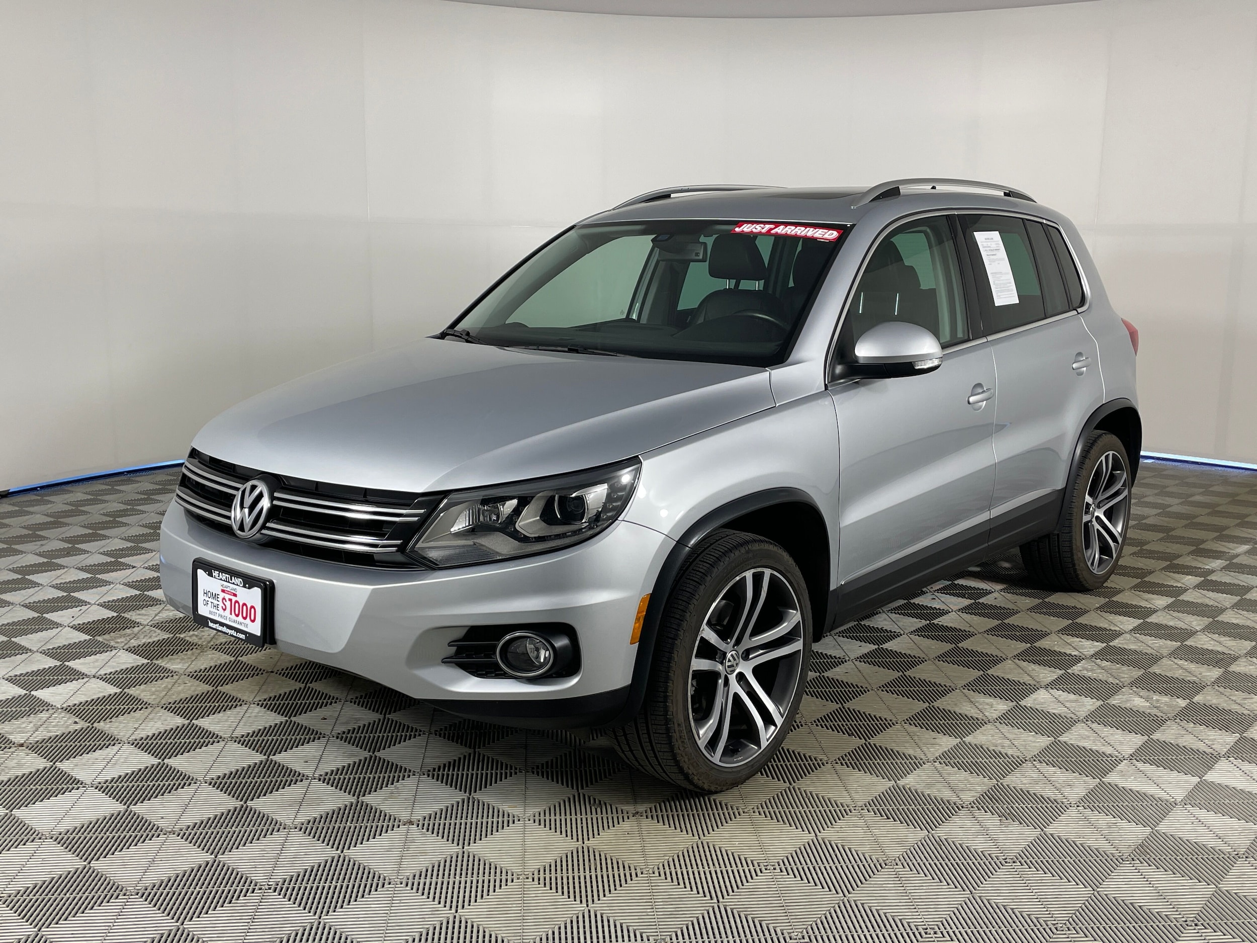 2017 Volkswagen Tiguan 2.0T SEL 4Motion's photo