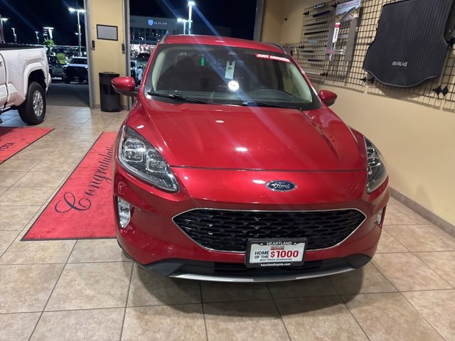 2020 Ford Escape Titanium Hybrid photo 2