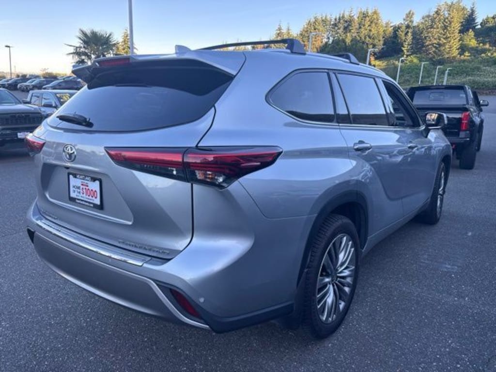Used 2023 Toyota Highlander Platinum SUV
