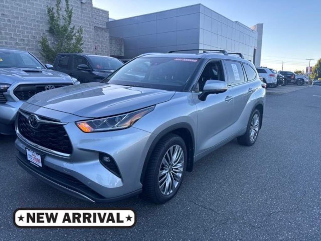 Used 2023 Toyota Highlander Platinum SUV