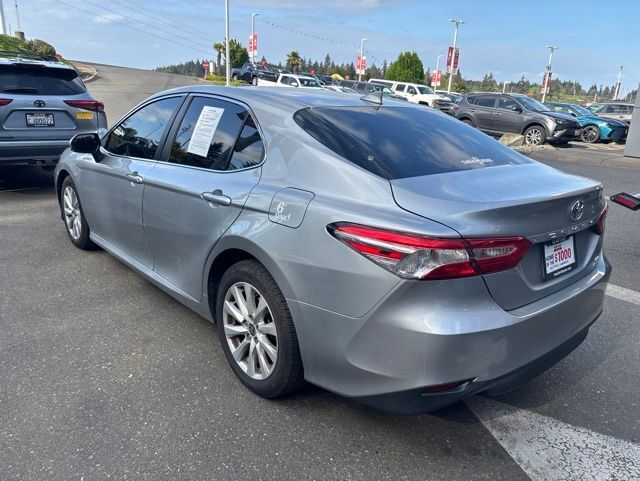 2020 Toyota Camry LE photo 5