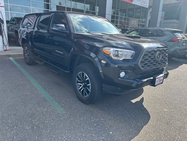 2021 Toyota Tacoma photo 3