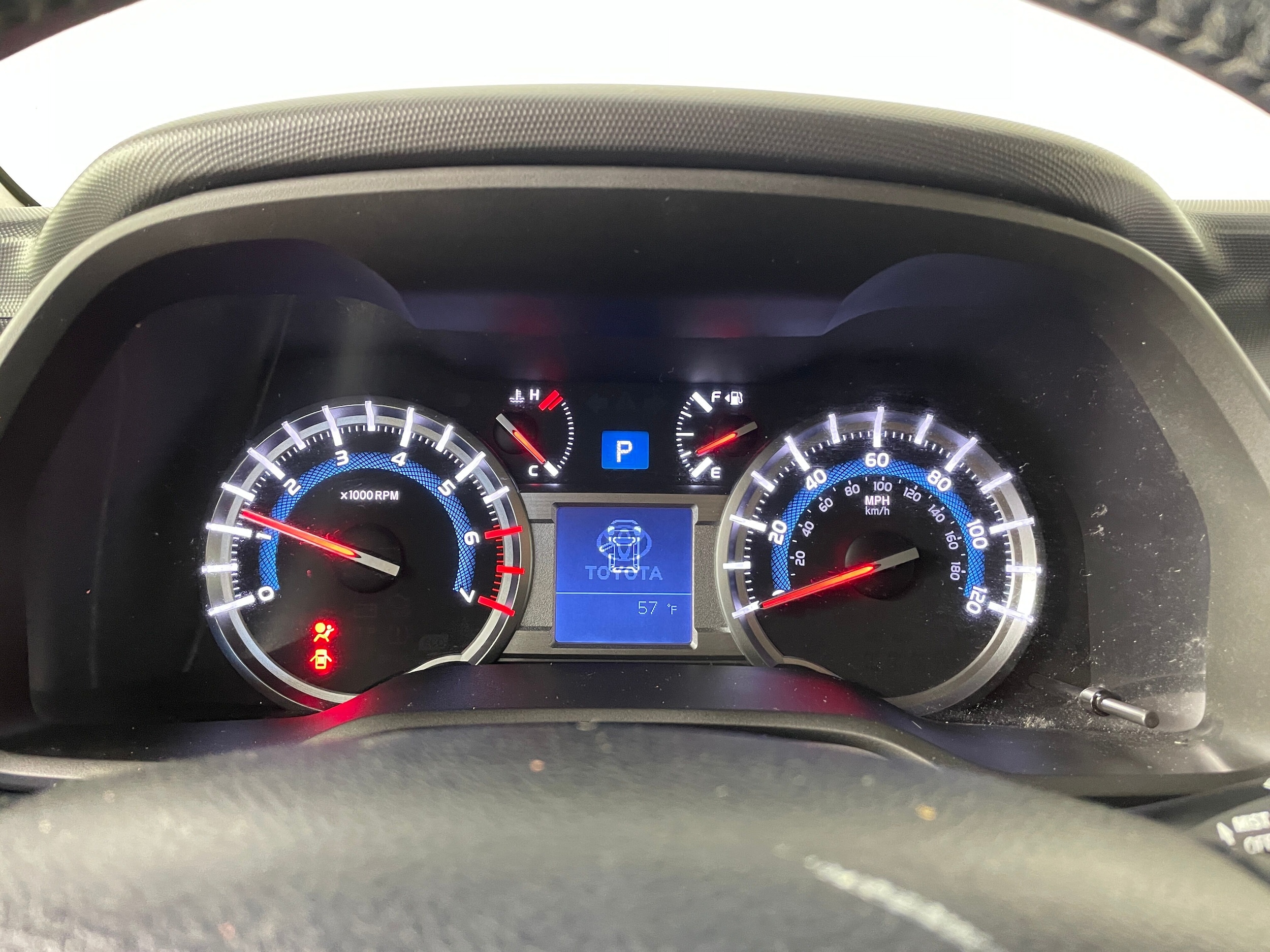 2016 Toyota 4Runner SR5 photo 3