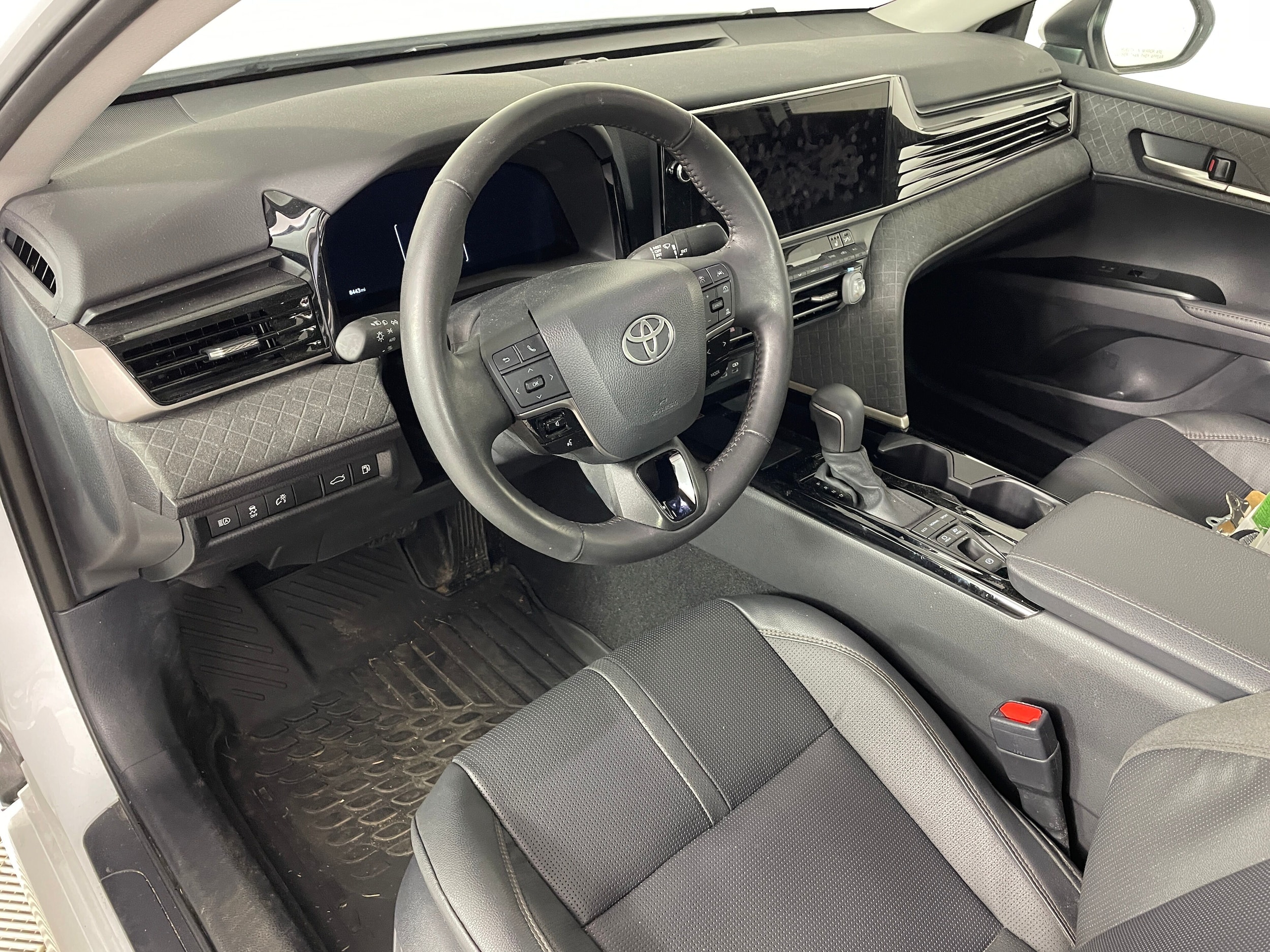 2025 Toyota Camry XLE photo 3