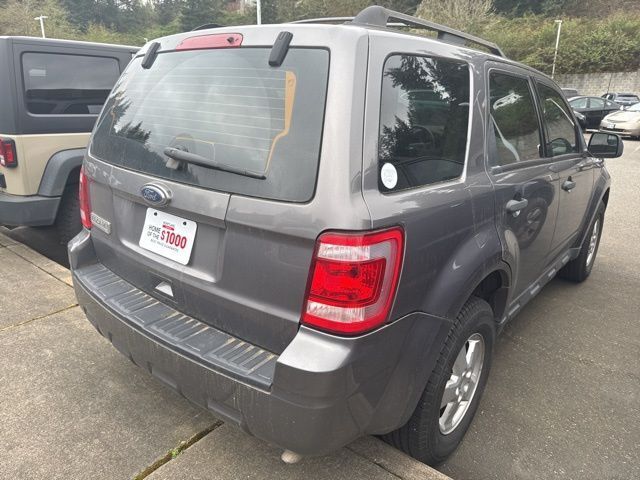 2010 Ford Escape XLS photo 6