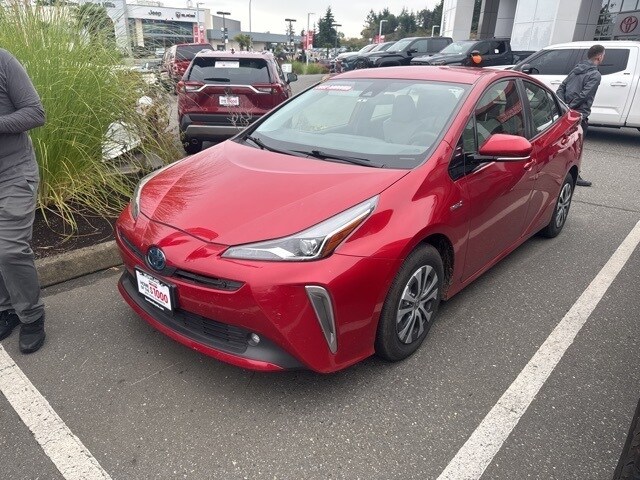 2019 Toyota Prius LE AWD-e photo 3