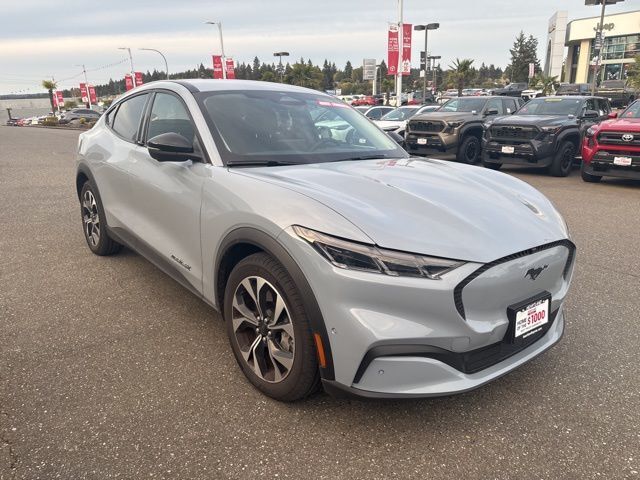2024 Ford Mustang Mach-E Select photo 3