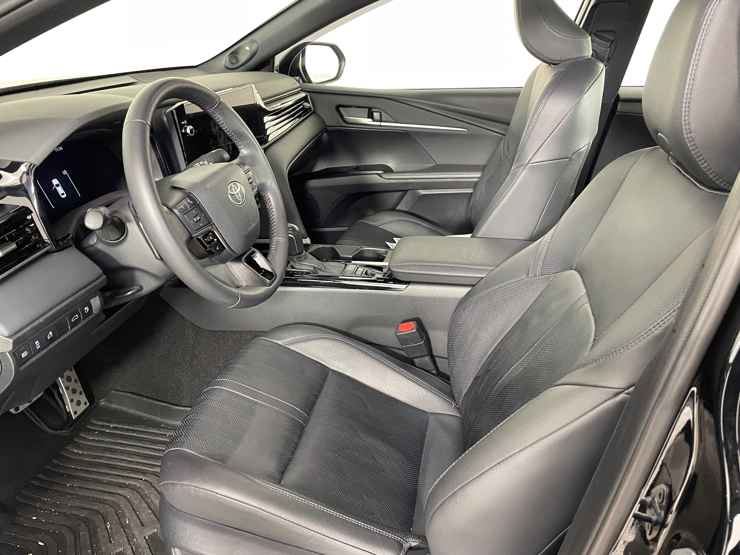 2025 Toyota Camry XSE photo 2