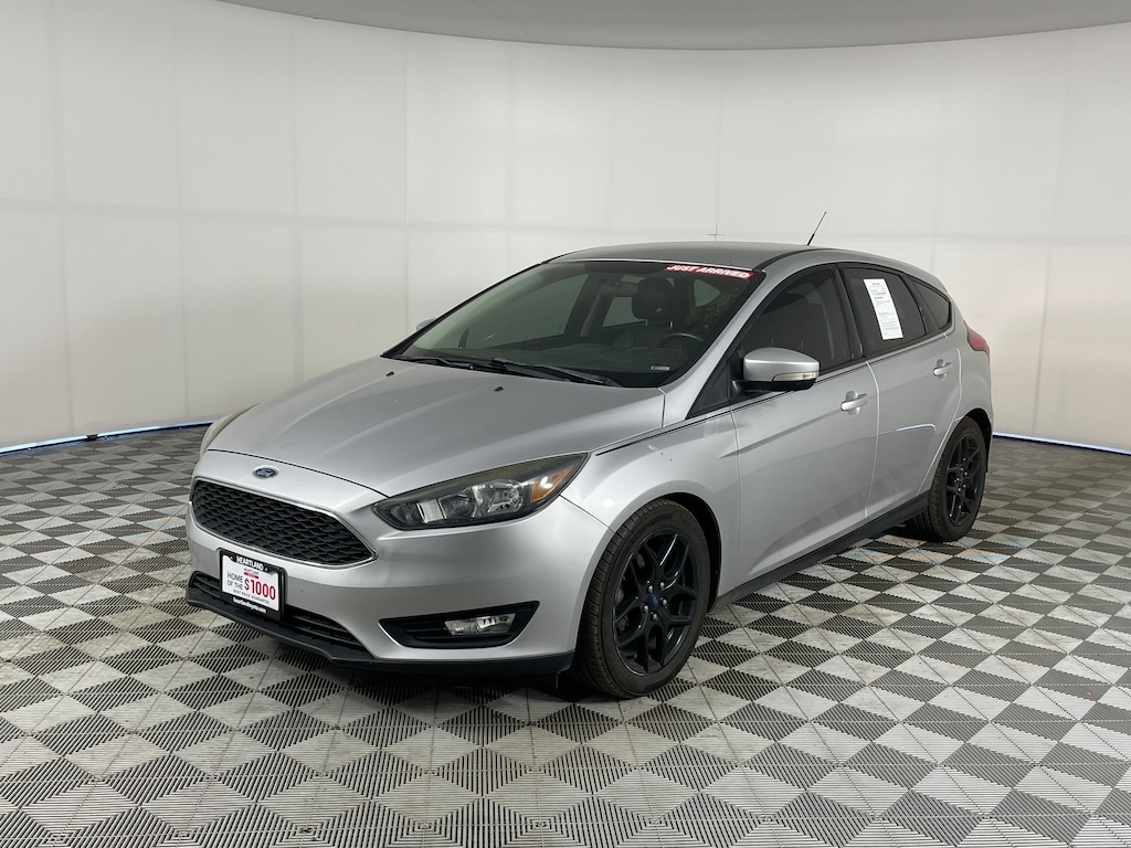 Used 2016 Ford Focus SE Hatchback