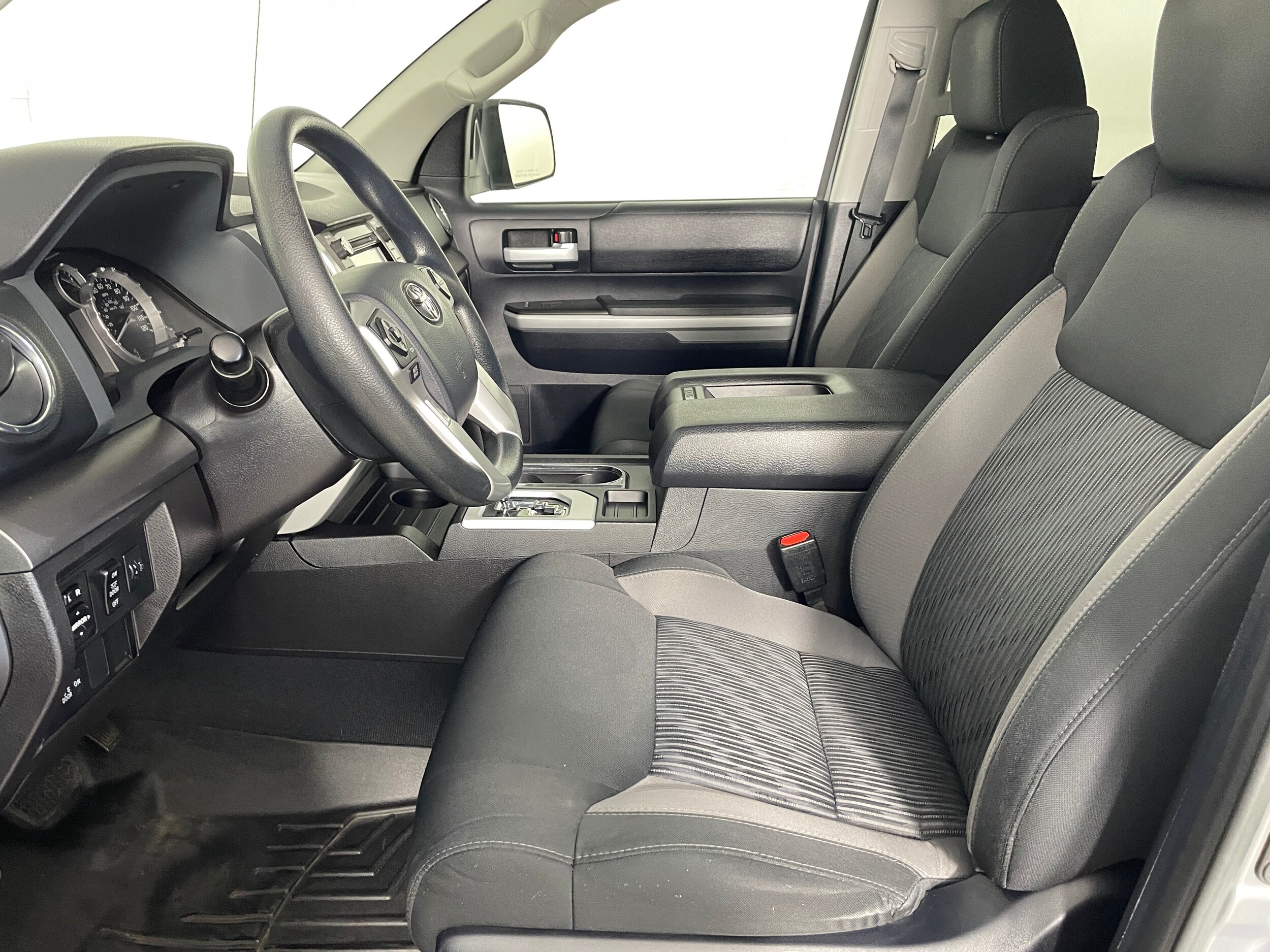2016 Toyota Tundra TRD Pro photo 2