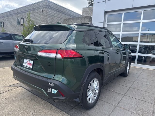 2024 Toyota Corolla Cross LE photo 5