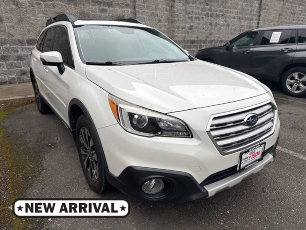 Used 2015 Subaru Outback 2.5i Limited w/Moonroof/KeylessAccess/Nav/EyeSight SUV