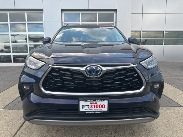 Certified 2022 Toyota Highlander Platinum with VIN 5TDEBRCH5NS086044 for sale in Bremerton, WA
