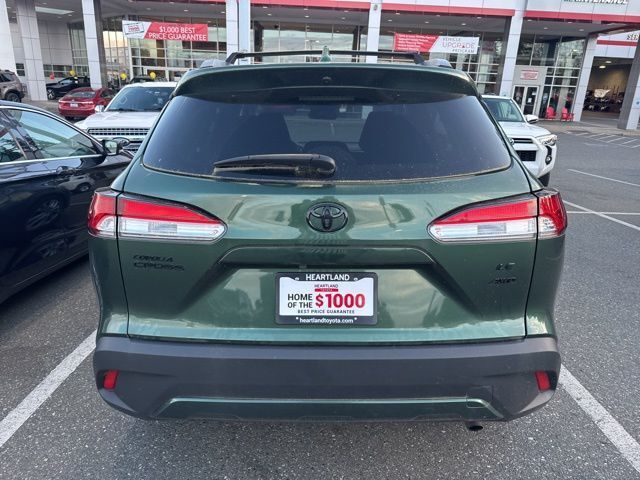 2023 Toyota Corolla Cross LE photo 6