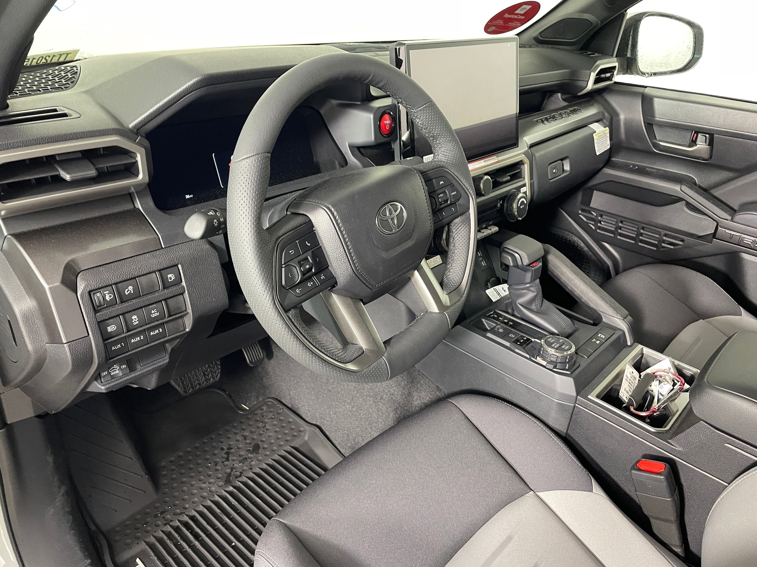 2025 Toyota Tacoma TRD Off Road - Photo 3