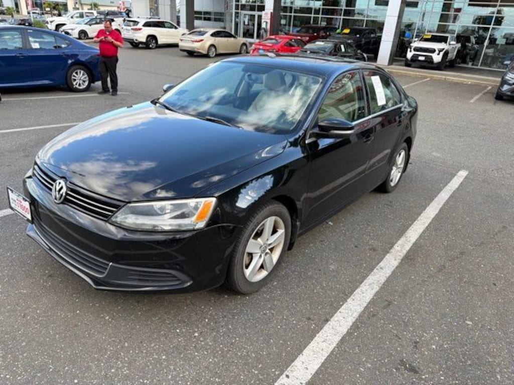 Used 2013 Volkswagen Jetta 2.0L TDI w/Premium Sedan