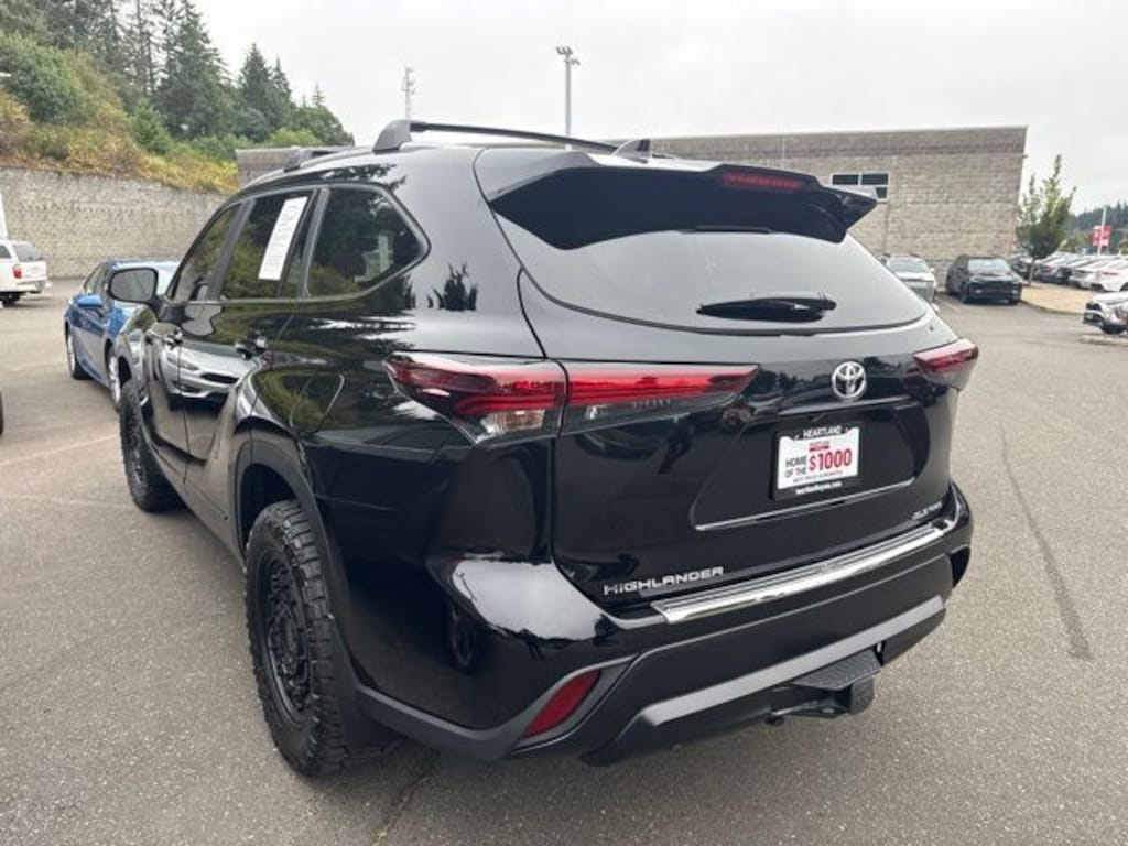 Used 2024 Toyota Highlander XLE SUV
