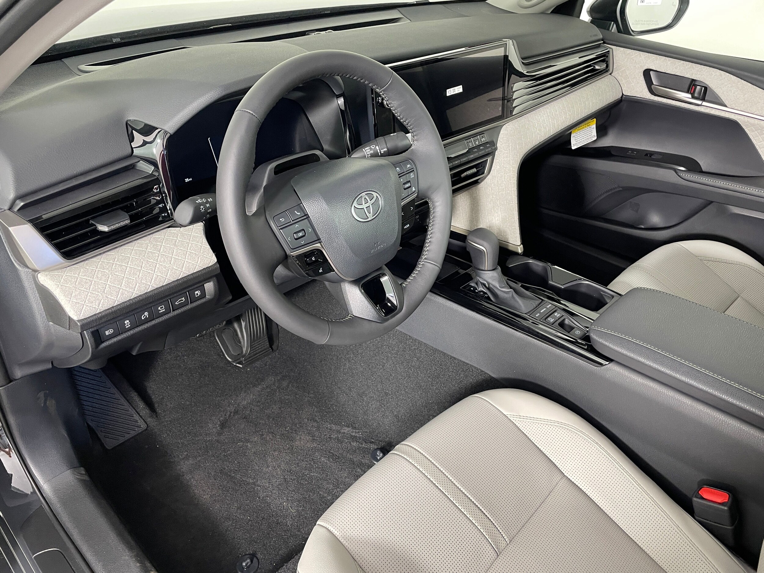 2025 Toyota Camry XLE photo 2