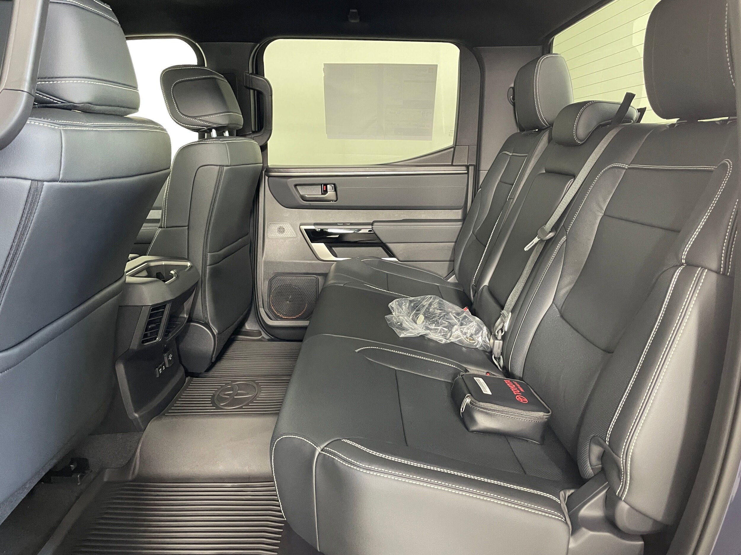 2026 Toyota Tundra Limited CrewMax photo 4