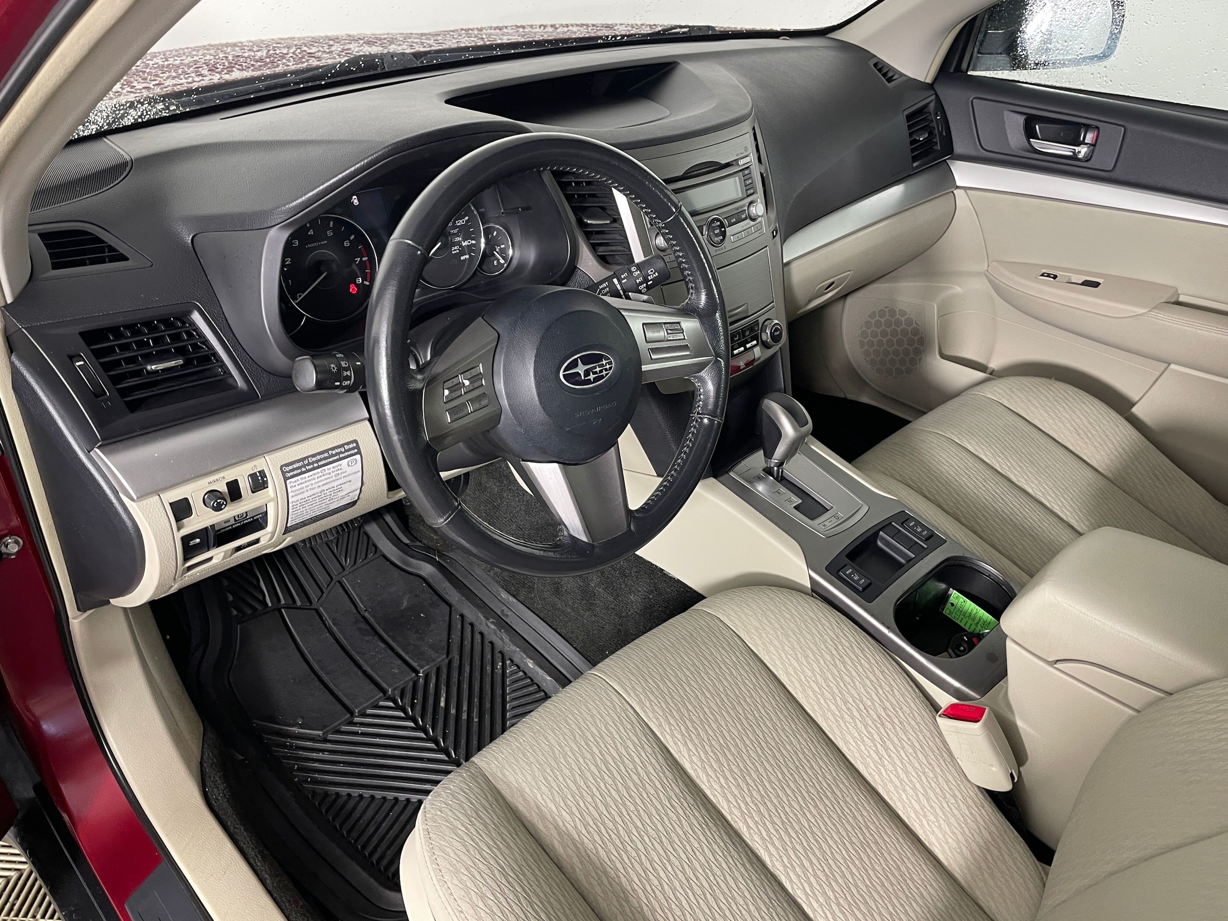 2011 Subaru Outback 2.5i Premium (CVT) photo 2