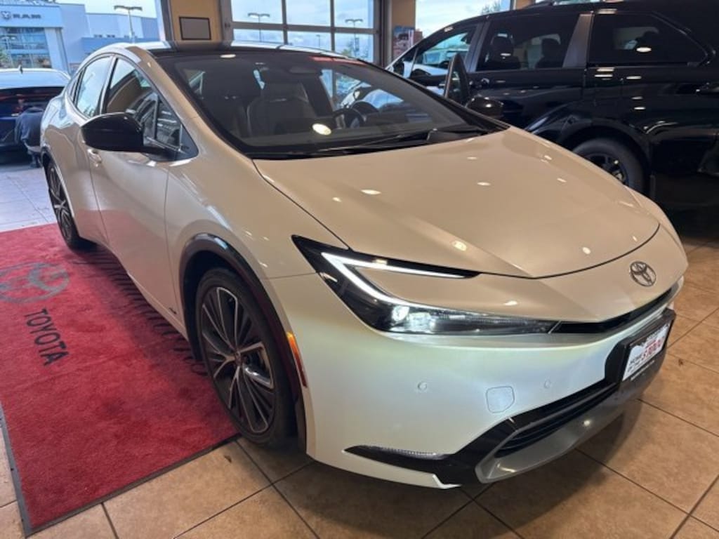 Used 2024 Toyota Prius XLE Hatchback