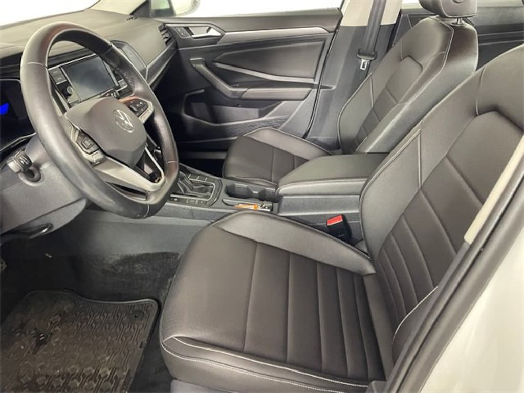 Used 2024 Volkswagen Jetta 1.5T SE Sedan