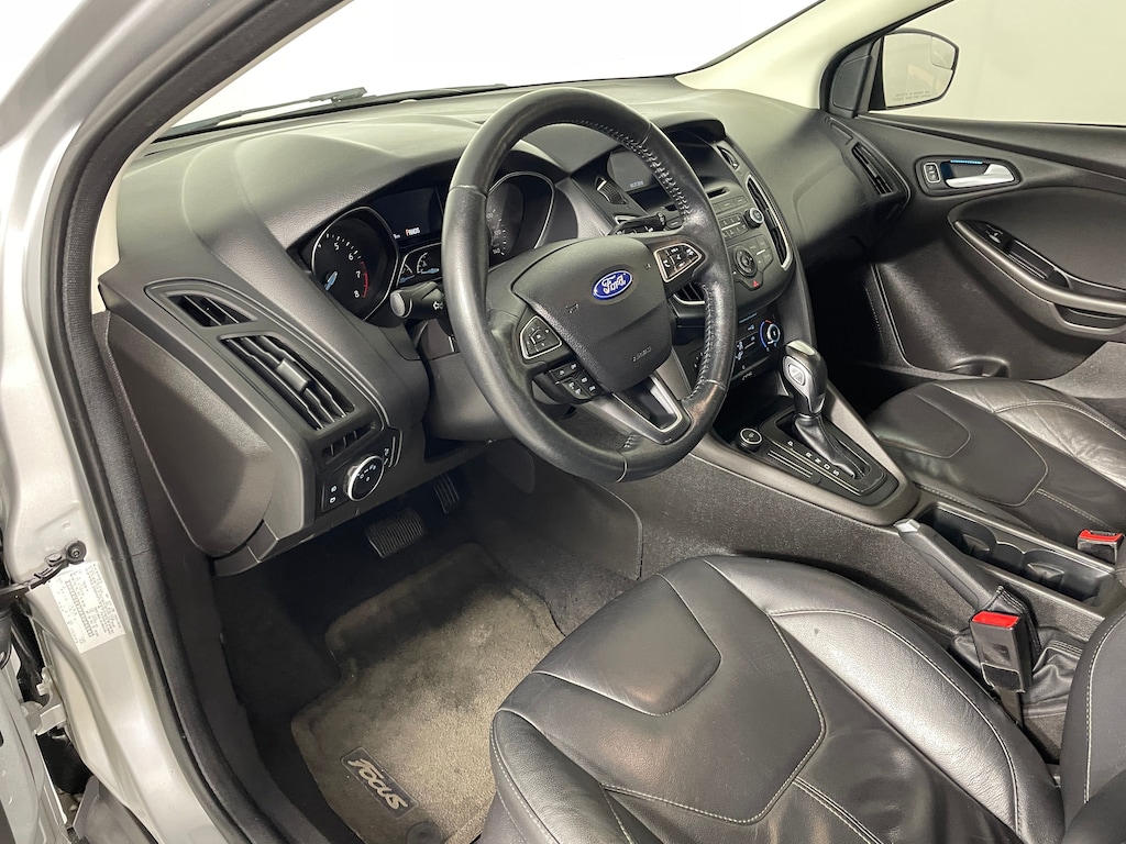 Used 2016 Ford Focus SE Hatchback