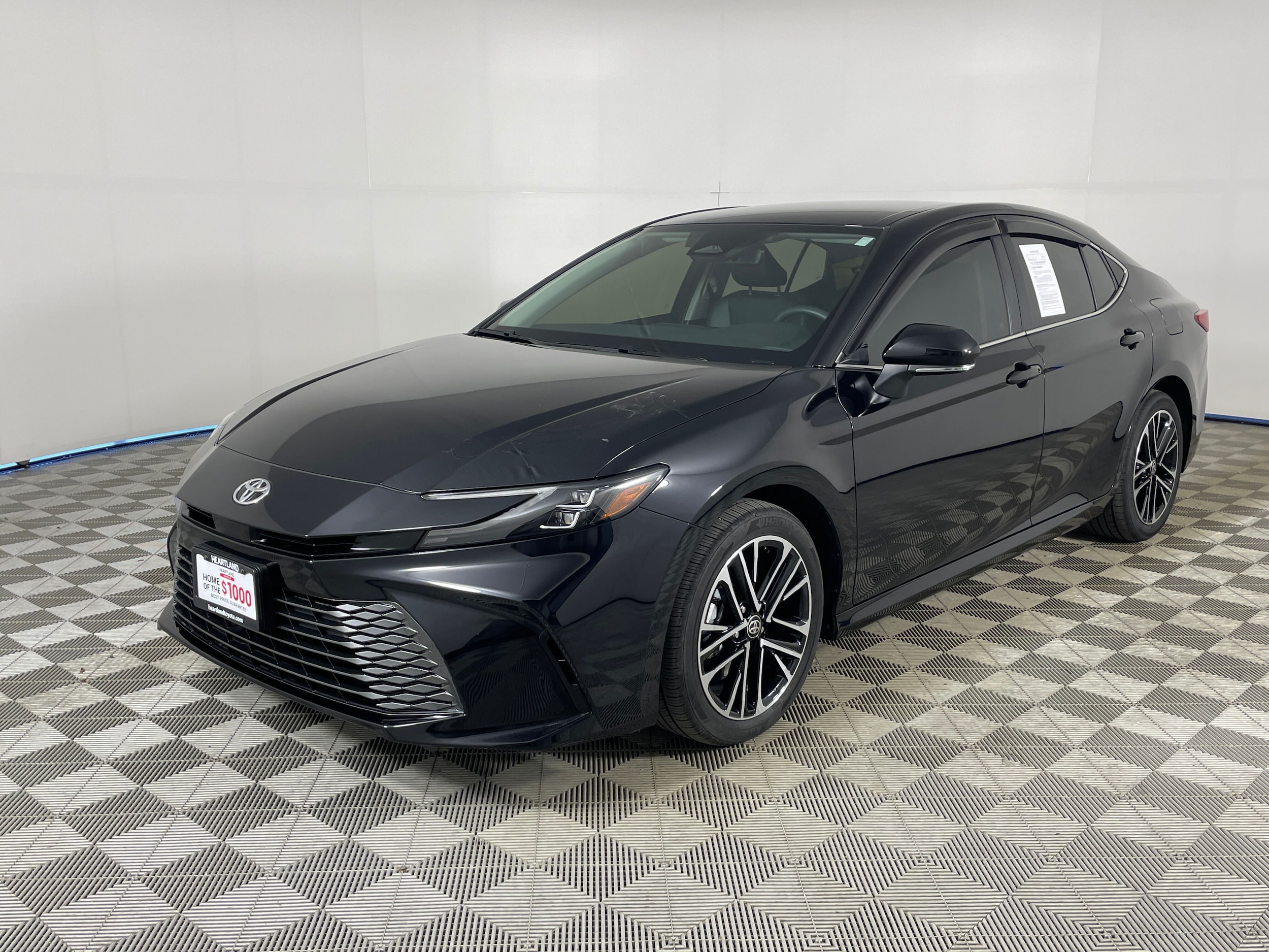 2025 Toyota Camry XLE Hybrid's photo