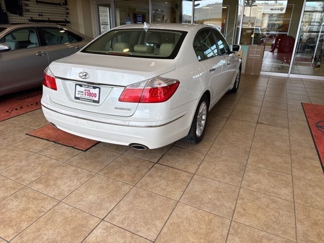 2010 Hyundai Genesis 3.8 photo 6