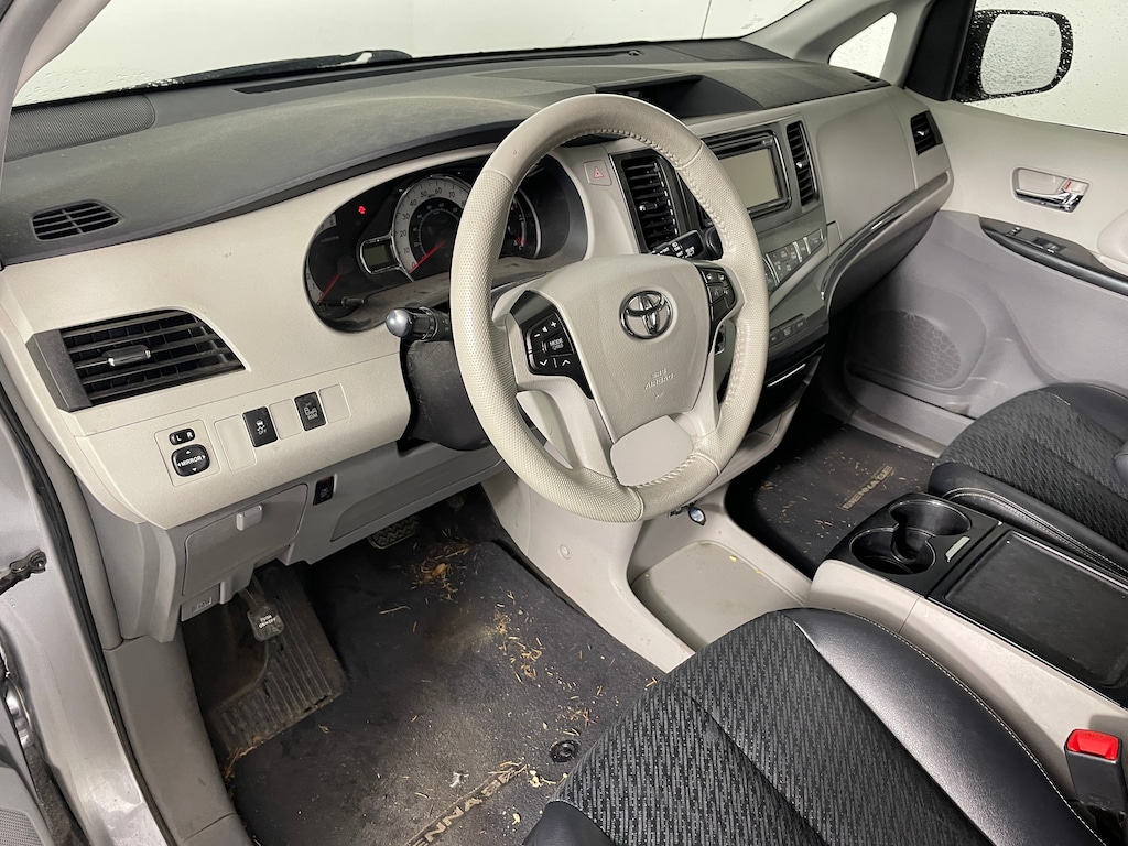 Used 2014 Toyota Sienna SE Van