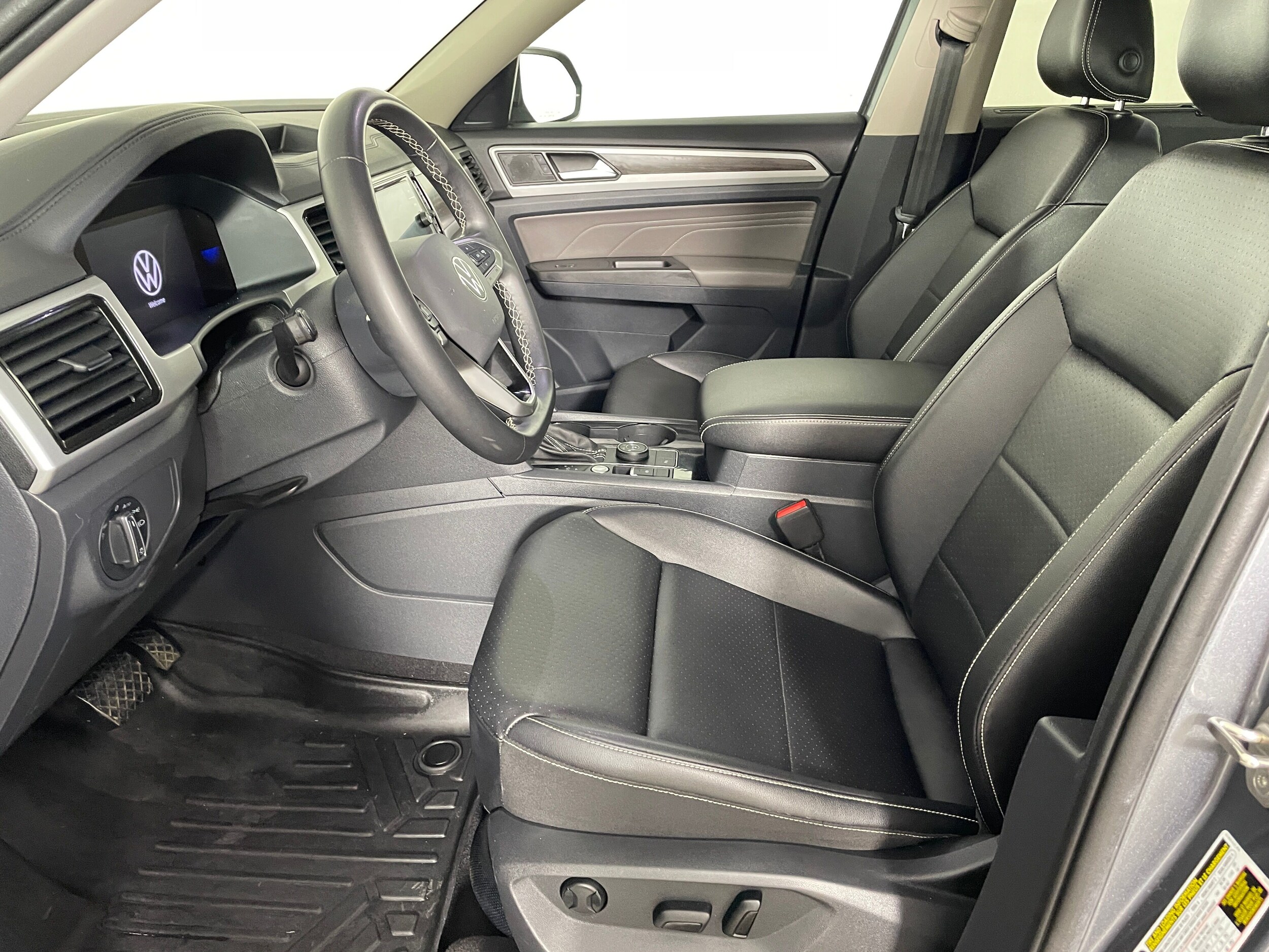 2022 Volkswagen Atlas SE Technology photo 3