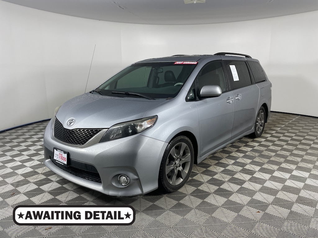 Used 2014 Toyota Sienna SE Van