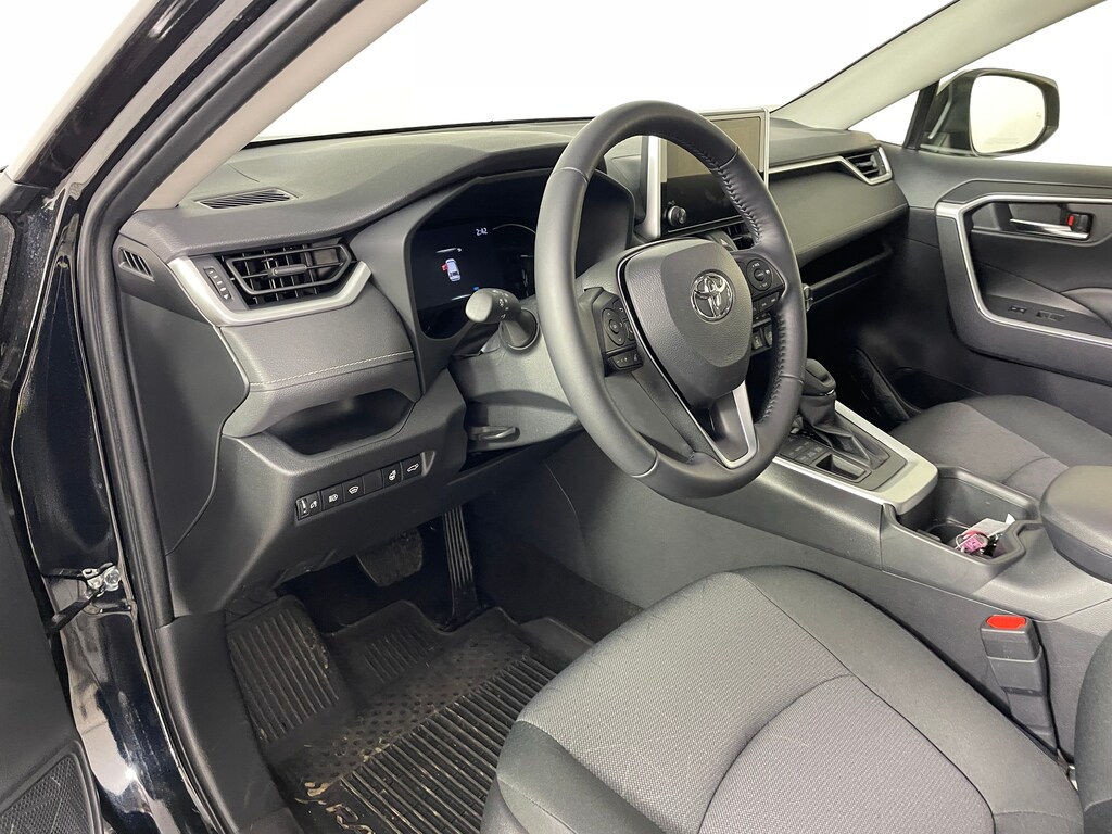 Used 2025 Toyota RAV4 XLE SUV