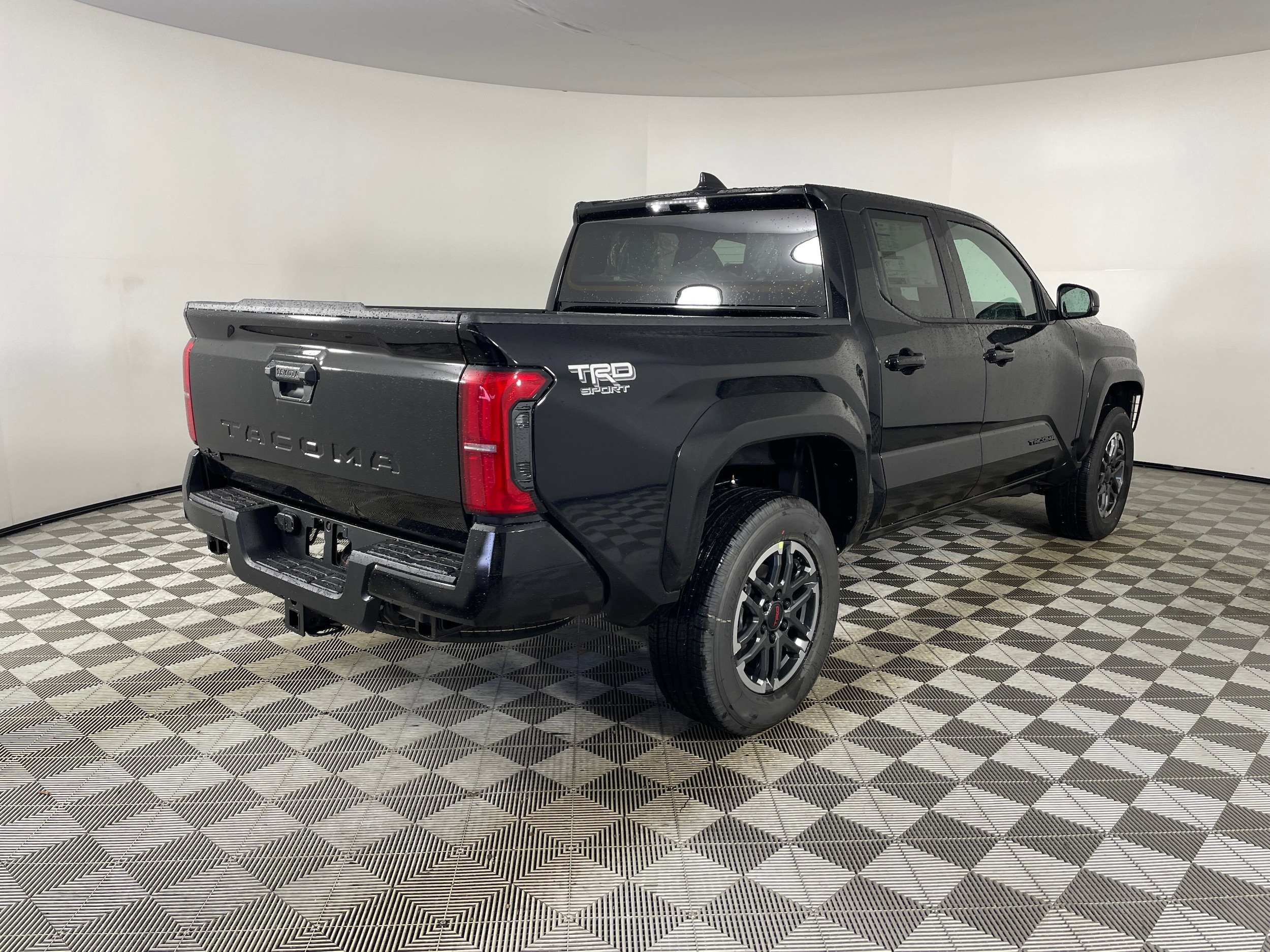 2026 Toyota Tacoma TRD Sport - Photo 6