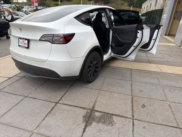 2021 Tesla Model Y Long Range photo 4