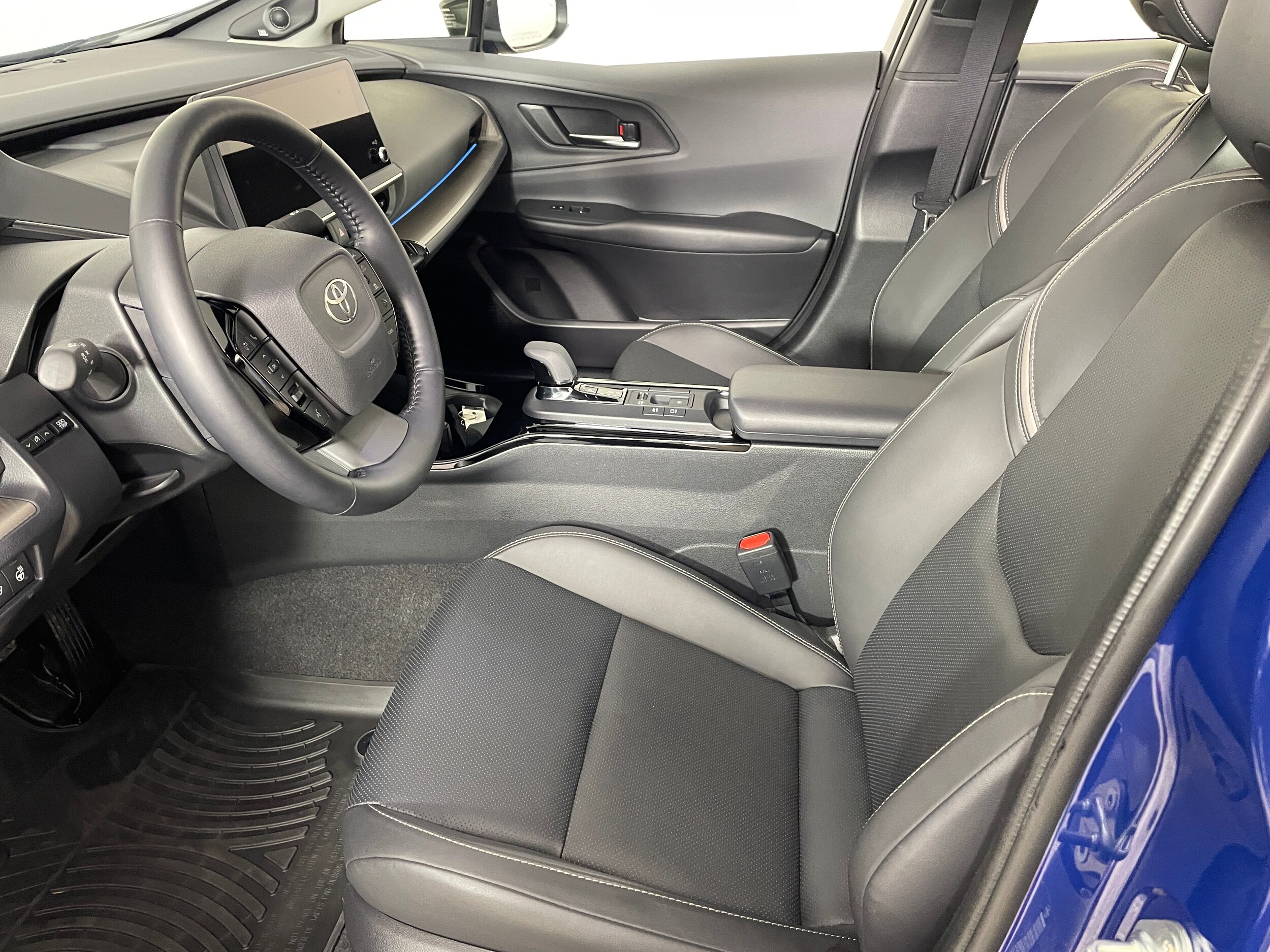 2025 Toyota Prius Limited photo 2