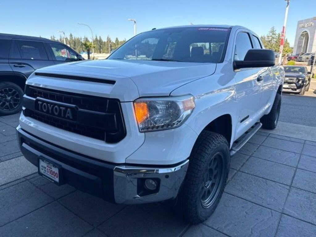 Used 2017 Toyota Tundra SR5 5.7L V8 w/FFV Truck Double Cab