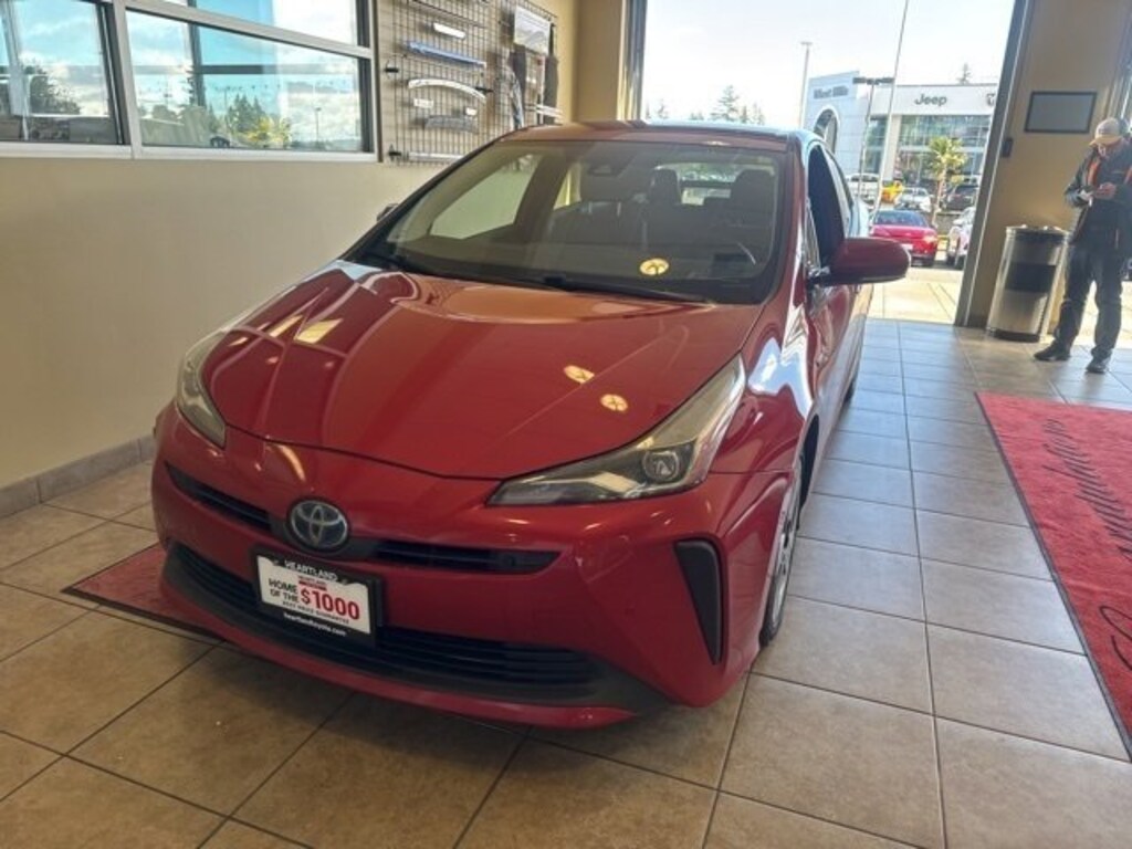 Used 2019 Toyota Prius L Hatchback