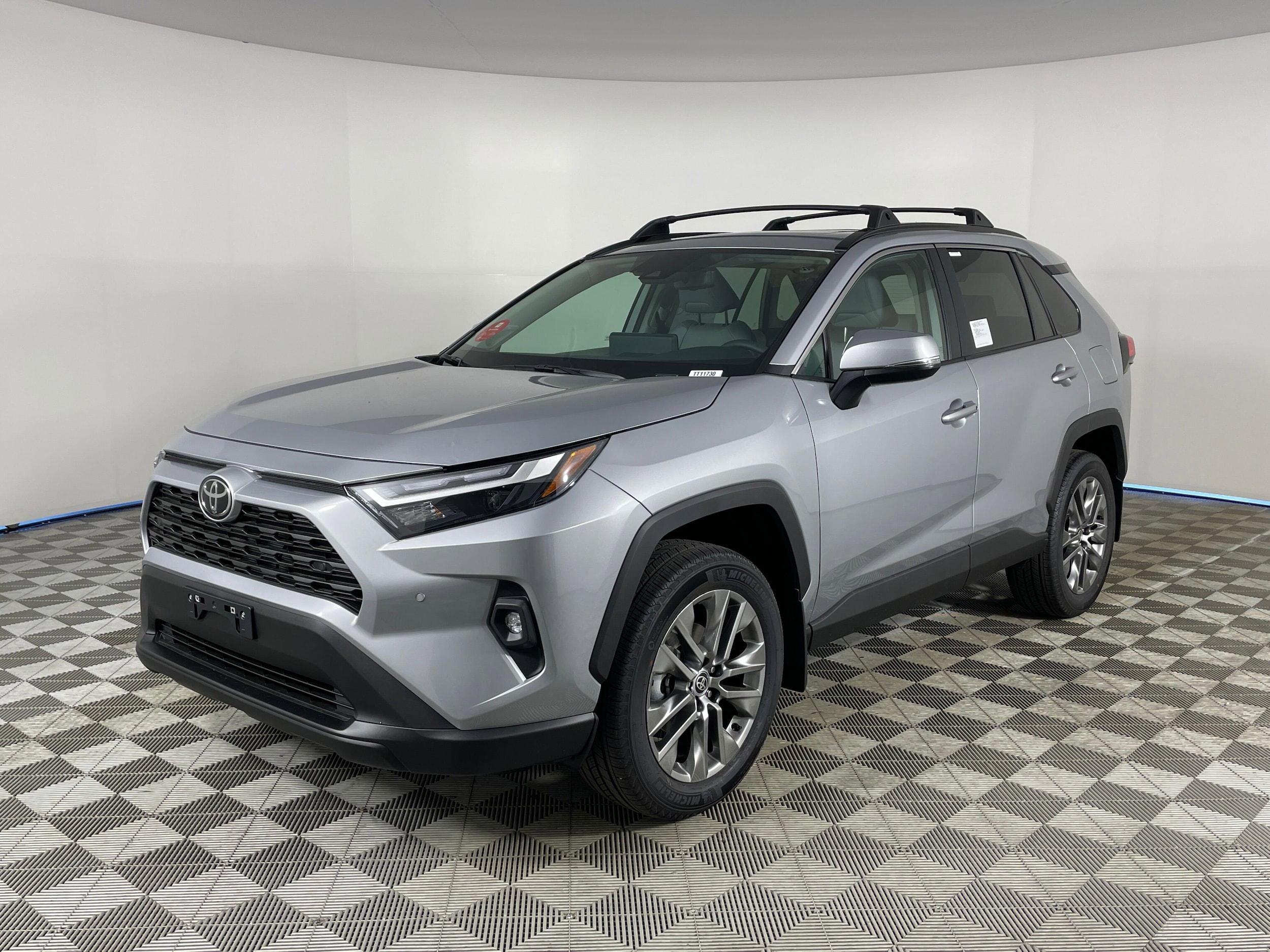 2025 Toyota RAV4 XLE Premium's photo