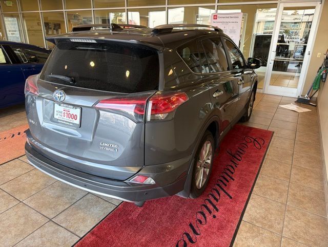 2017 Toyota RAV4 Hybrid Limited photo 4