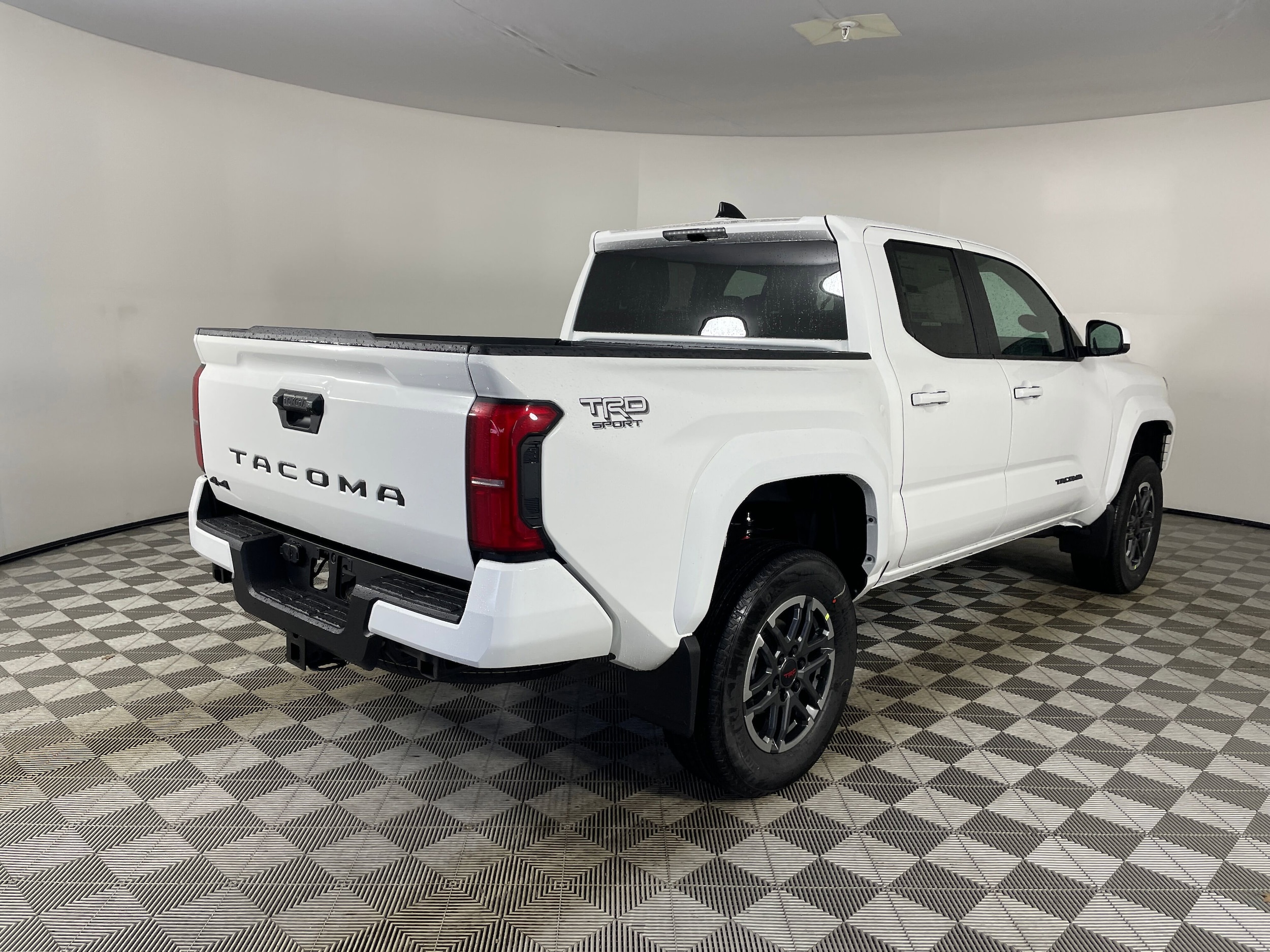 2026 Toyota Tacoma TRD Sport - Photo 6