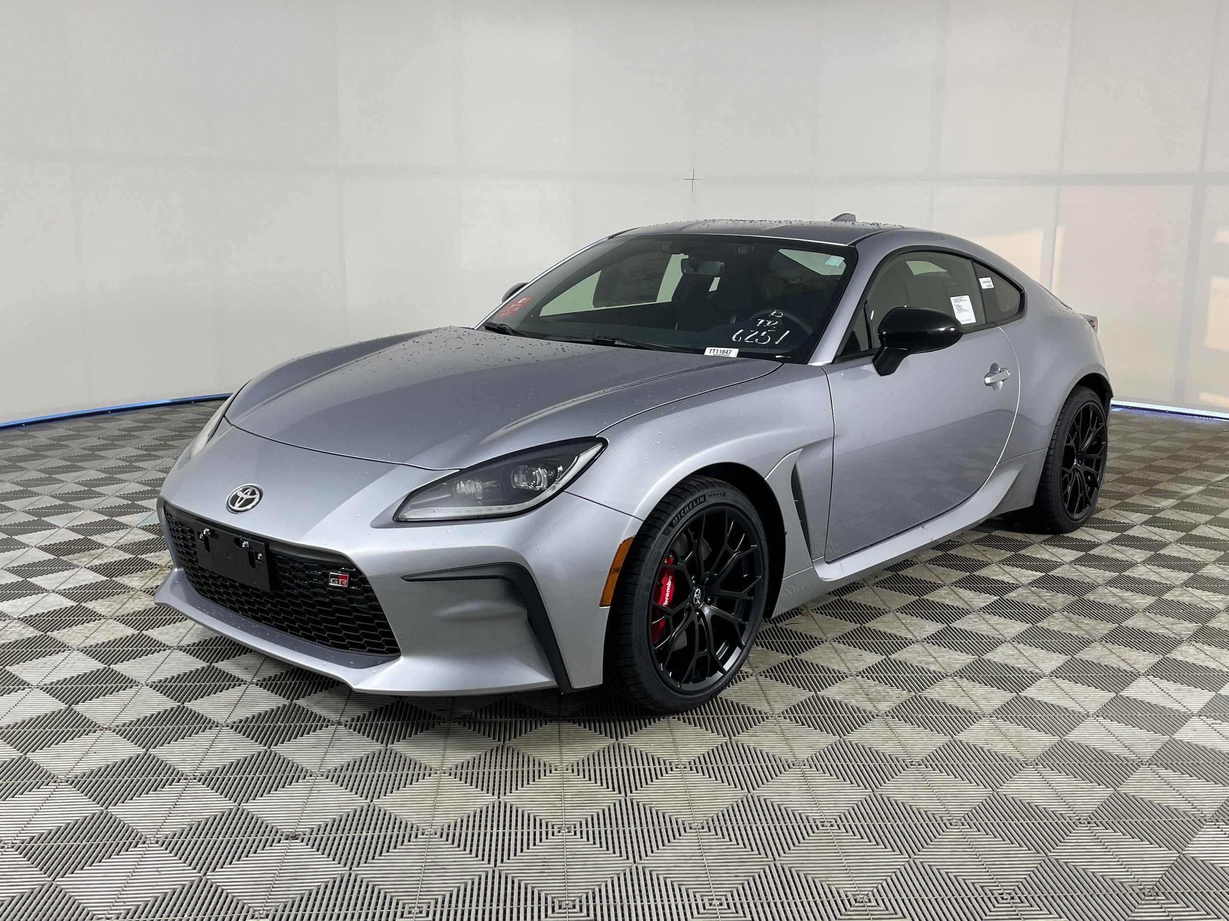 2025 Toyota GR86 Premium's photo