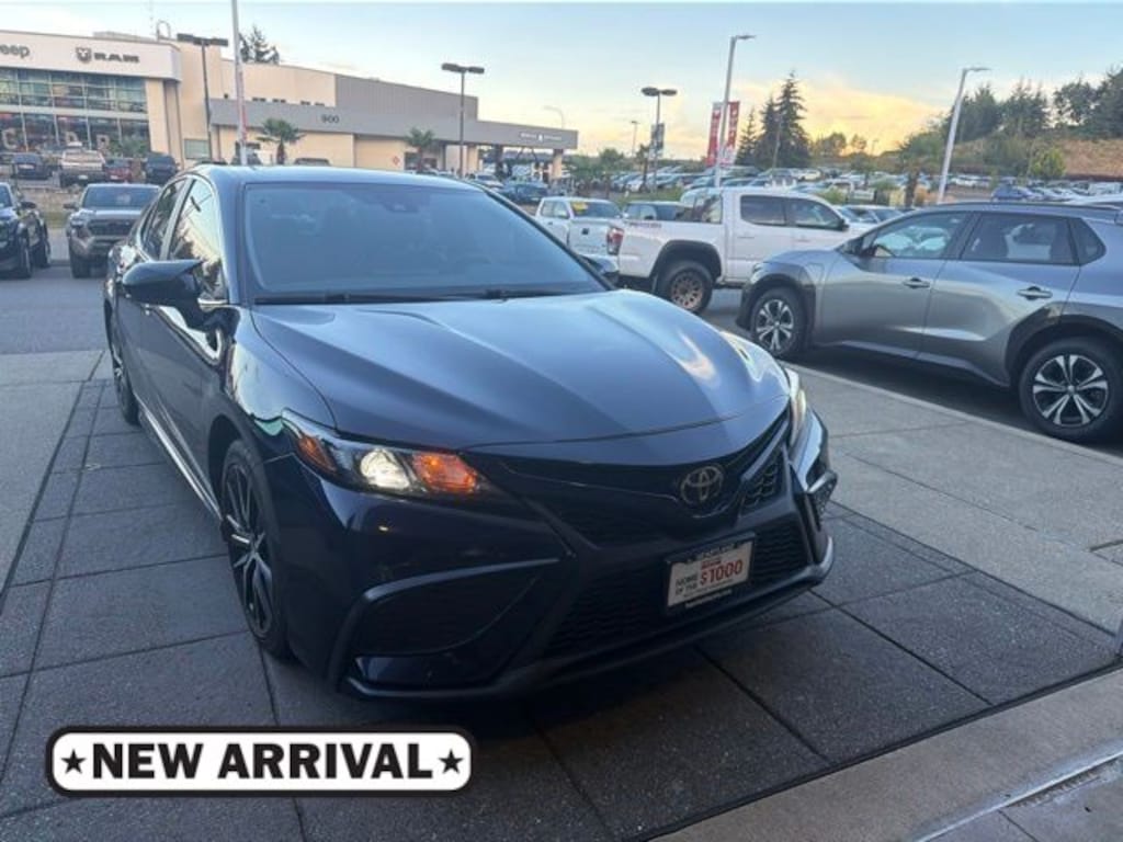 Used 2021 Toyota Camry SE Sedan
