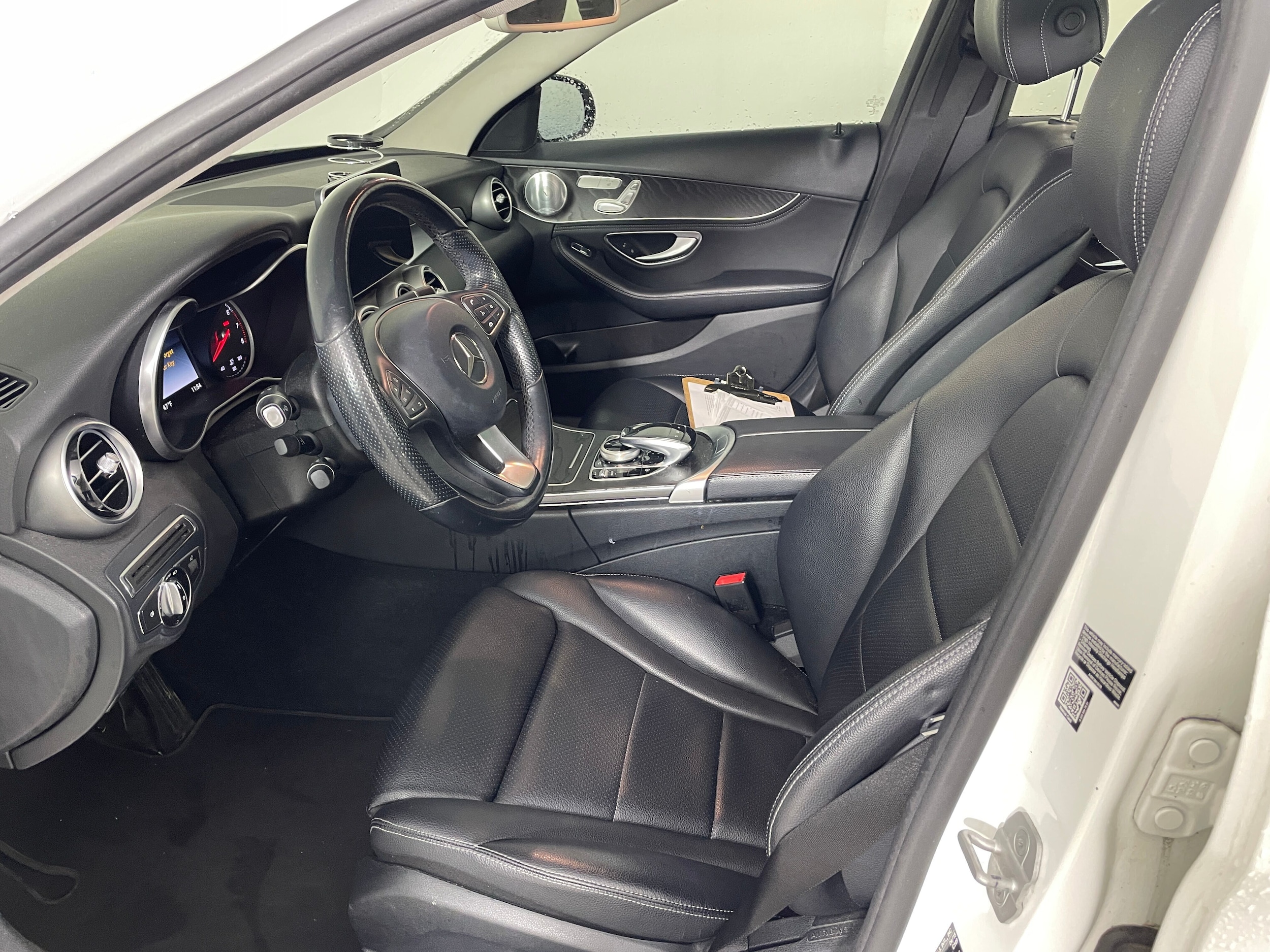 2015 Mercedes-Benz C-Class C 300 4MATIC photo 2