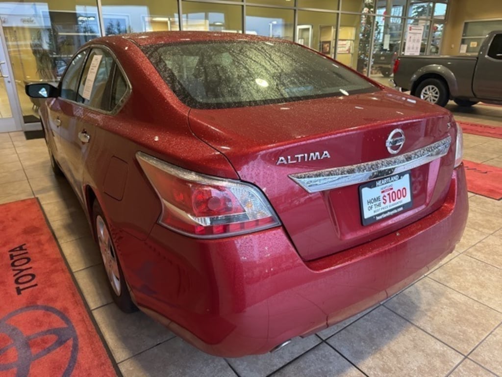 Used 2015 Nissan Altima 2.5 SV Sedan